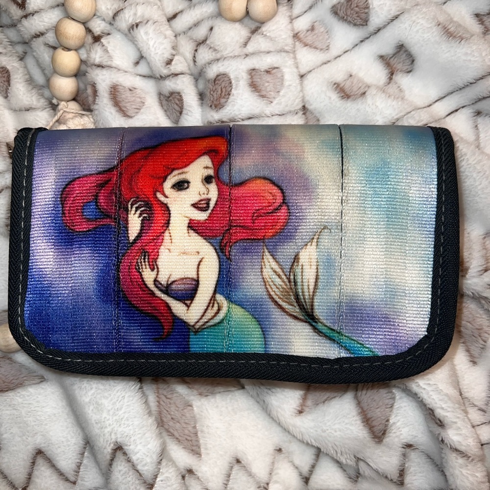 Harvey’s Disney Couture Little Mermaid purse and matching wallet - Picture 4 of 8
